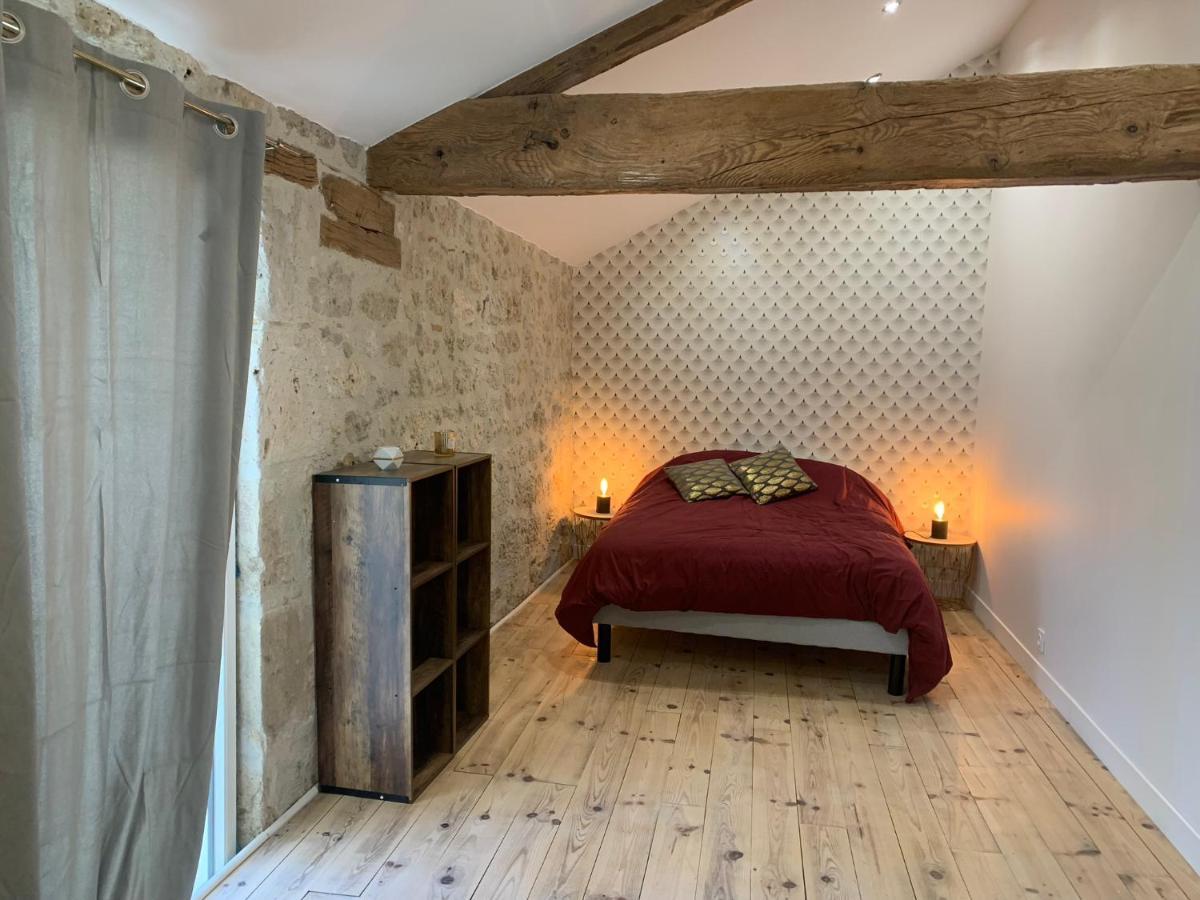 Lusignan-Petit Maison Papillon Gite De Ressourcement מראה חיצוני תמונה