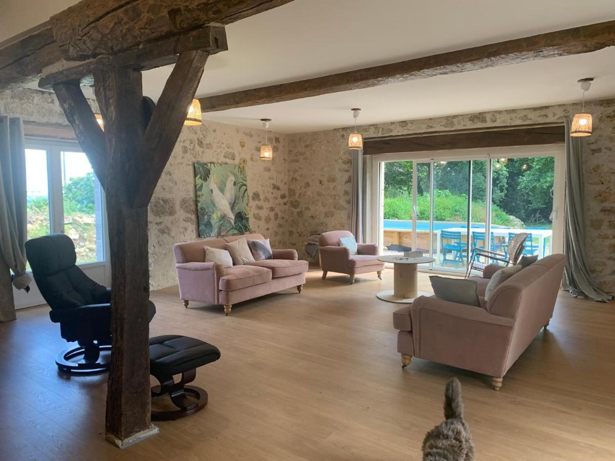Lusignan-Petit Maison Papillon Gite De Ressourcement מראה חיצוני תמונה
