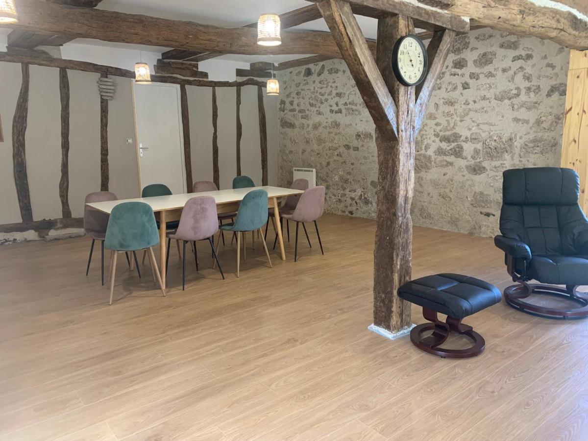Lusignan-Petit Maison Papillon Gite De Ressourcement מראה חיצוני תמונה